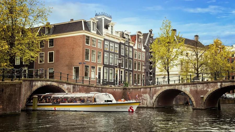 Amsterdam Canal Cruise Departure from Damrak Pier 5